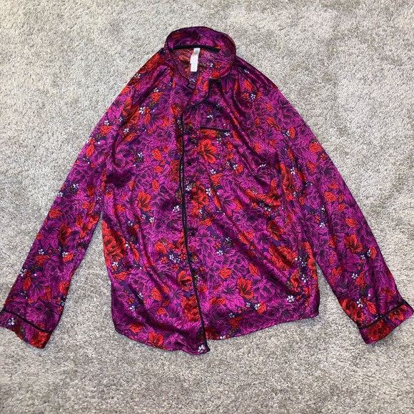 Gilligan & O’Malley Purple & Red Button Down top - Picture 4 of 13